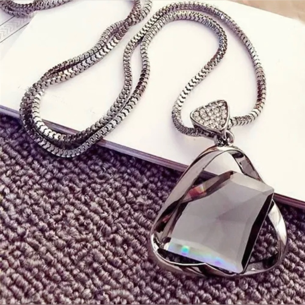 New Fashion Charm Geometry Crystal Glass Pendant Necklace Black Gold - Picture 5 of 7